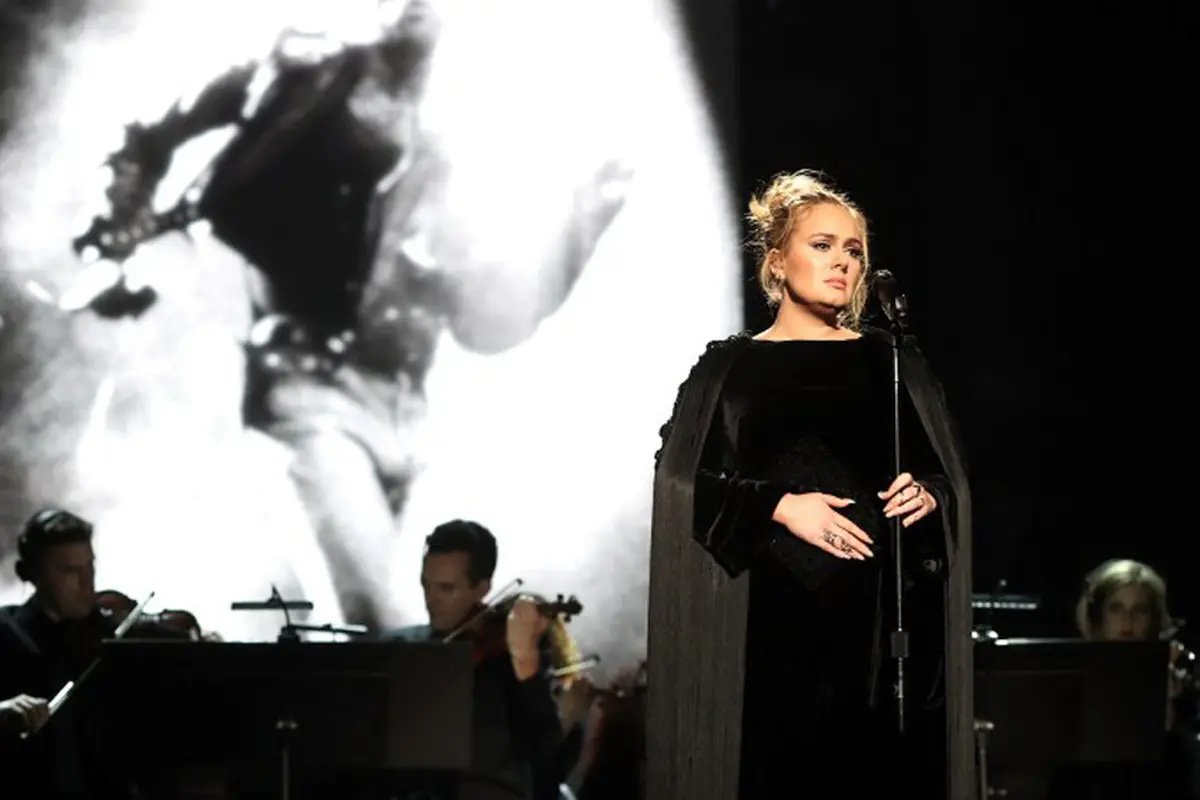 [Bintang] Batal Konser di Wembley Stadium, Adele: Aku Minta Maaf