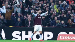 Asensio menggandakan keunggulan Villa melalui tembakan kaki kiri di dalam kotak penalti pada menit ke-80. Kemenangan ini membuat Villa memperpanjang rekor tak terkalahkan di kandang menjadi 15 laga. (AP Photo/Darren Staples)