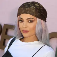 Kylie Jenner, selain sibuk berkarier dalam dunia hiburan juga giat dalam menjalankan bisnis kosmetiknya. Namun di balik itu, Kylie seringkali disebut hanya menggunakan nama keluarga untuk mencapai ketenaran. (AFP/ARI PERILSTEIN)