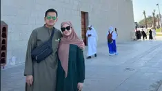 Momen umrah Jessica Anastasya dan suami juga sekaligus jadi momen honeymoon keduanya yang sempat tertunda usai menikah karena kesibukan masing-masing. Seperti diketahui, Jessica Anastasya resmi menikah dengan pujaan hatinya bernama Ilham Ramadhan pada 4 April 2022 lalu. 4 bulan usai menikah, pasangan ini makin lengket dan romantis. (Liputan6.com/IG/@jessicaanastasya20)
