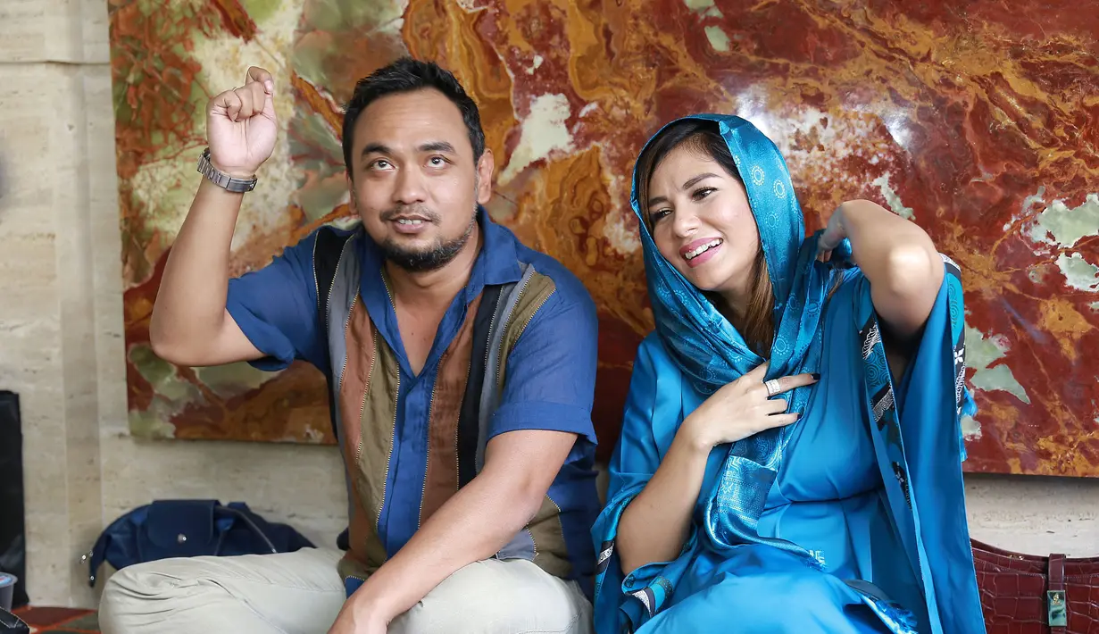 Sang suami, Bebi Romeo telah mempersiapkan nama Bambang buat buah hatinya. Nama yang sangat populer di Jawa dan mulai ditinggalkan dipilih oleh musisi tersebut. (Galih W. Satria/Bintang.com)