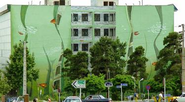 Teheran Percantik Pemandangan Kota dengan Karya Seni Seniman