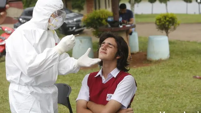 6 Potret Para Pemain 'Dari Jendela SMP' Swab Test, Ada yang Takut hingga Santai