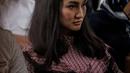 Artis Atiqah Hasiholan menghadiri sidang putusan kasus dugaan penyebaran berita bohong atau hoaks dengan terdakwa Ratna Sarumpaet di PN Jakarta Selatan, Kamis (11/7/2019). Ratna sebelumnya dituntut 6 tahun penjara karena membuat keonaran lewat hoaks penganiayaan. (Liputan6.com/Faizal Fanani)