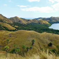 Topografi pulau-pulau di Flores membuat Tanjung Nanga Lok menjelma jadi bukti cinta.