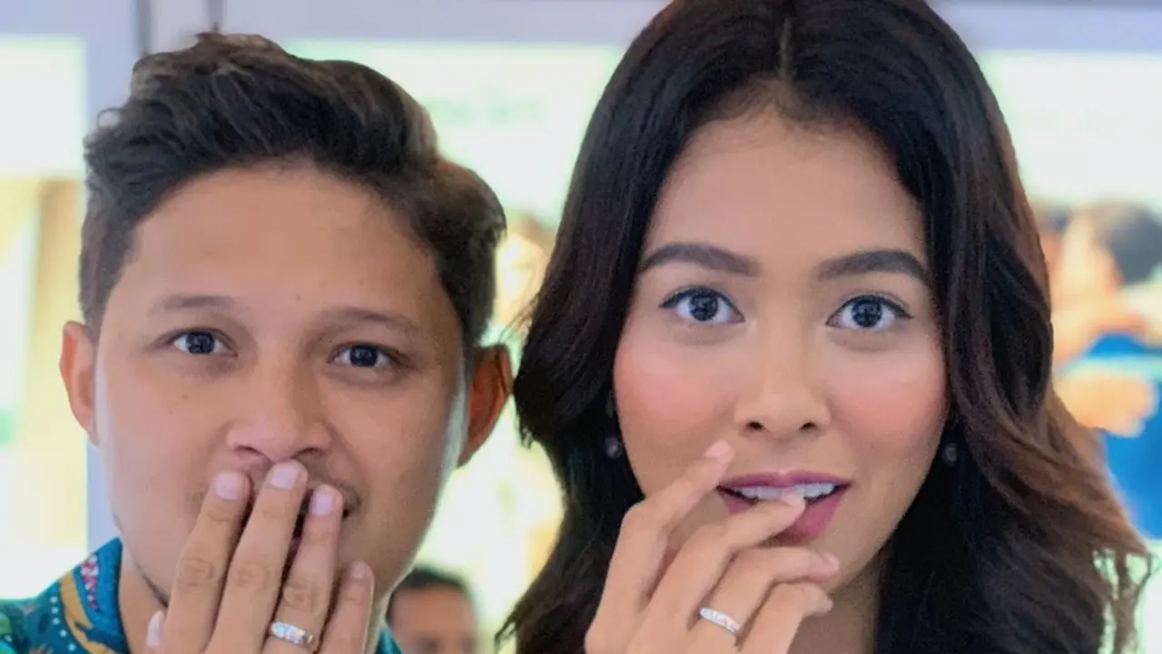 Jelang Menikah, Ini 6 Potret Kemesraan Syamsir Alam dan Bunga Jelita