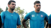 Ahmet Atayev dan Arthur Cunha dipertahankan Arema. (Bola.com/Iwan Setiawan)