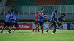 Permainan apik Borneo FC tak lepas dari dua pemain asingnya yaitu, Jonathan Bustos dan Fransisco Torres. Mereka berdua mampu membuat lini belakang lawan kelimpungan. (Foto: Bola.com/Nandang Permana)