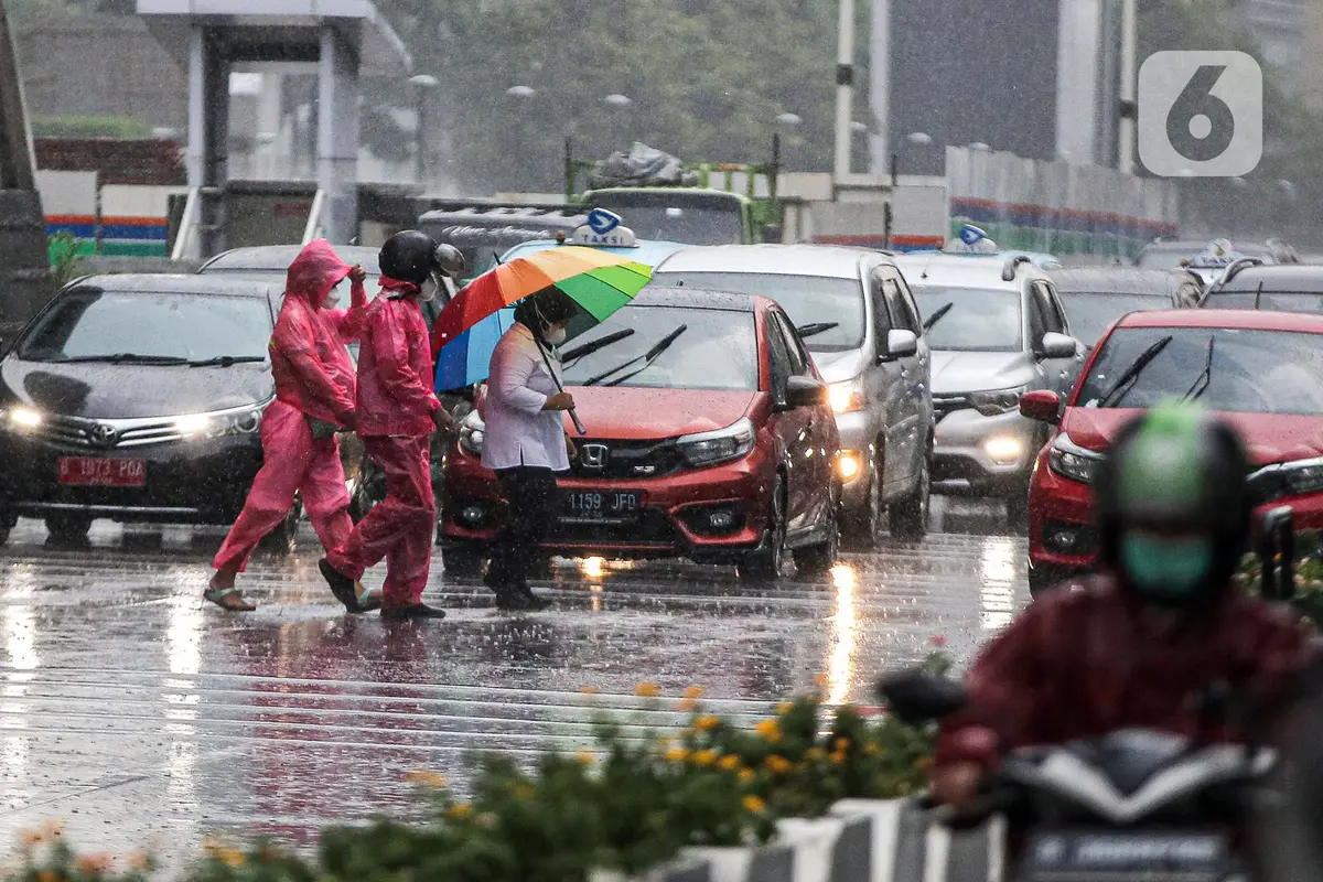 Cuaca Ekstrem Jakarta, Warga Diimbau Kurangi Aktivitas di Luar Rumah