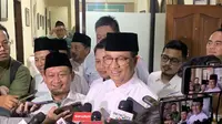 Mantan Gubernur DKI Jakarta Anies Baswedan usai menghadiri acara tasyakuran Harlah ke-26 PKB di Jakarta, Minggu (21/7/2024). (Liputan6.com/Delvira Hutabarat)