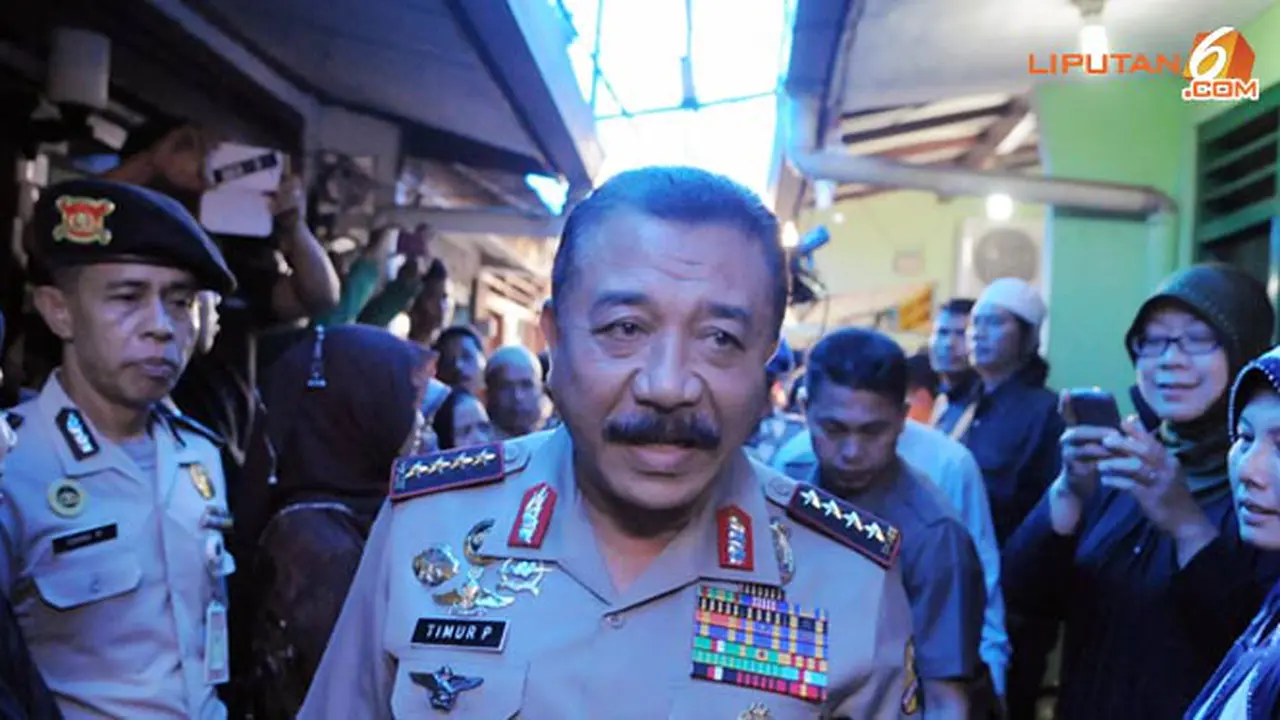 kapolri-melayat-rumah-duka-130911b.jpg
