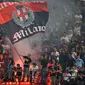 Milanisti (fans Milan) dalam partai derby AC Milan vs Inter Milan di San Siro Stadium, Milan, 29 Agustus 2009. Inter Milan menang 4-0. AFP PHOTO/GIUSEPPE CACACE