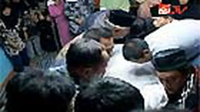 Si Murah Senyum itu Bernama Ade Namnung