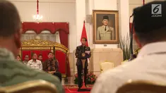 Presiden Joko Widodo saat memimpin rapat kabinet pariurna di Istana Negara, Jakarta, Selasa (16/10). Rapat kabinet pariurna tersebut membahas evaluasi penangan bencana alam. (Liputan6.com/Angga Yuniar)