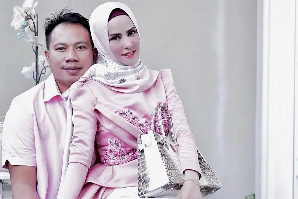 [Bintang] Angel Lelga dan Vicky Prasetyo