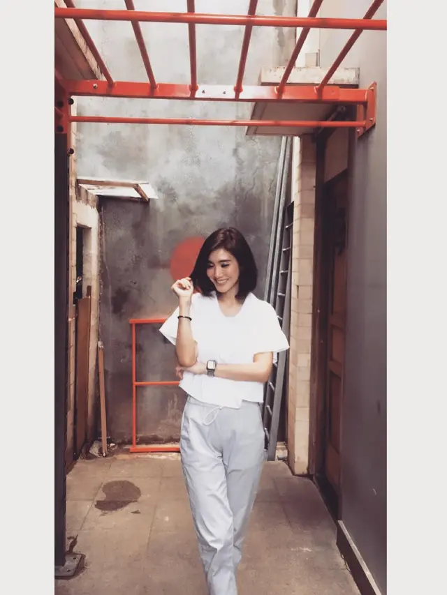 Susan Tanoe, pacar baru Ello (https://www.instagram.com/p/BunyYh3hanp/)