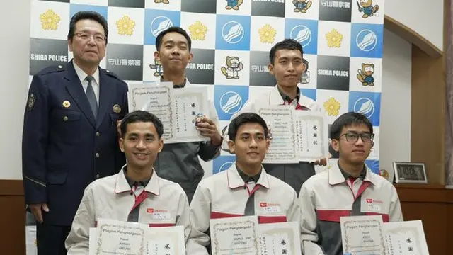 WNI peserta magang teknis Daihatsu menerima surat penghargaan dari Jepang setelah menyelamatkan seorang wanita jatuh ke sungai. (Kota Moriyama, Prefektur Shiga, Stasiun Moriyama Polisi Prefektur Shiga)