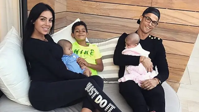 [Bintang] Cristiano Ronaldo - Georgina Rodriguez