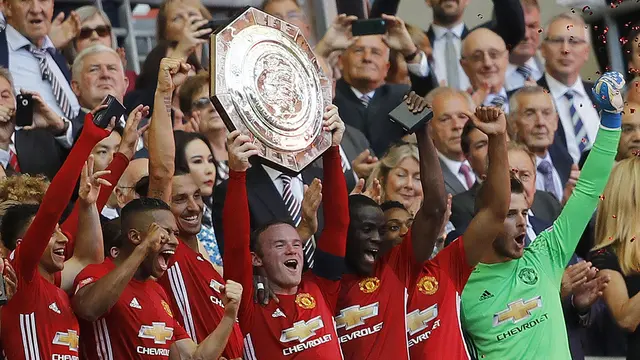 Zlatan Ibrahimovic Cetak Gol, MU Raih Trofi Perdana Bersama Mourinho