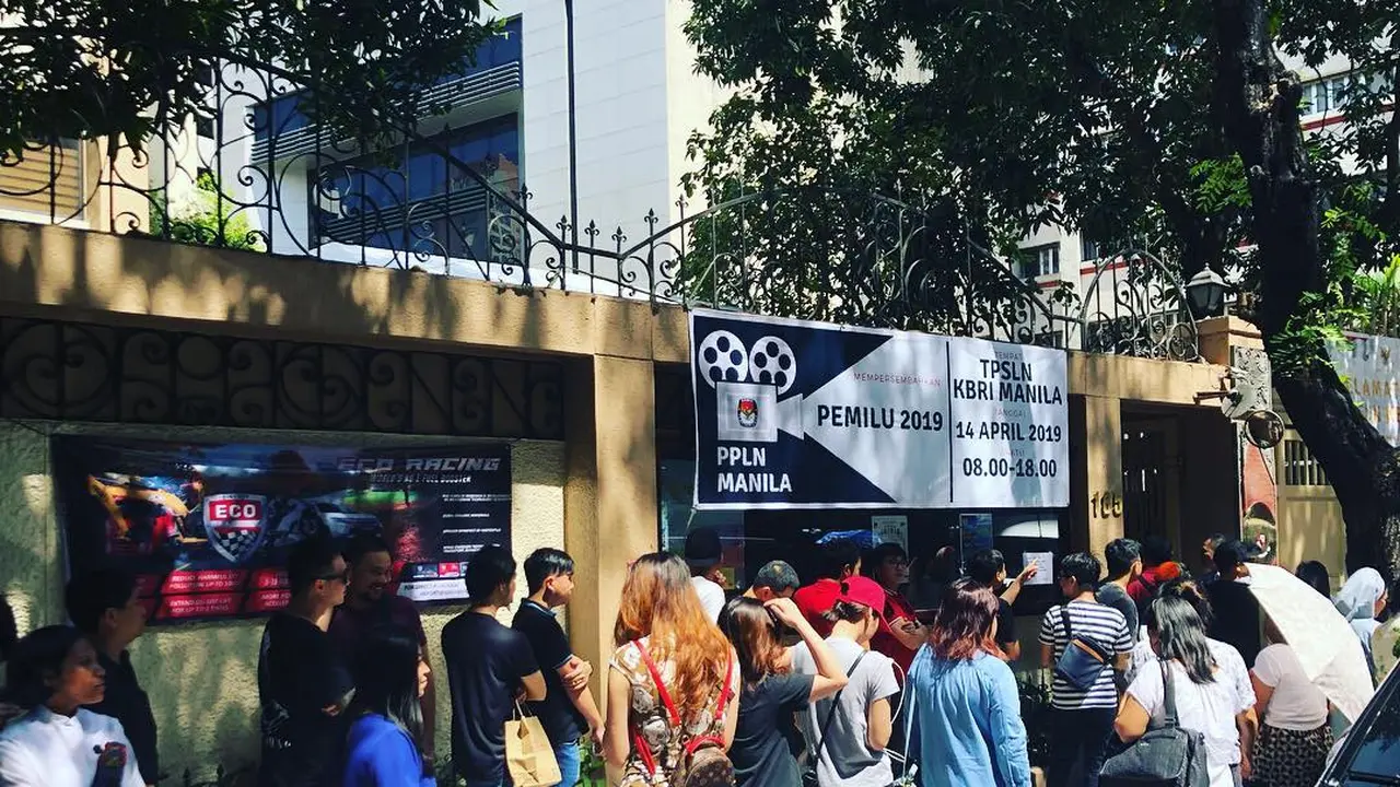 Suasana antrean WNI yang mengikuti pemilu oleh PPLN Manila di ibu kota Filipina (Liputan6.com/@kbri_manila)