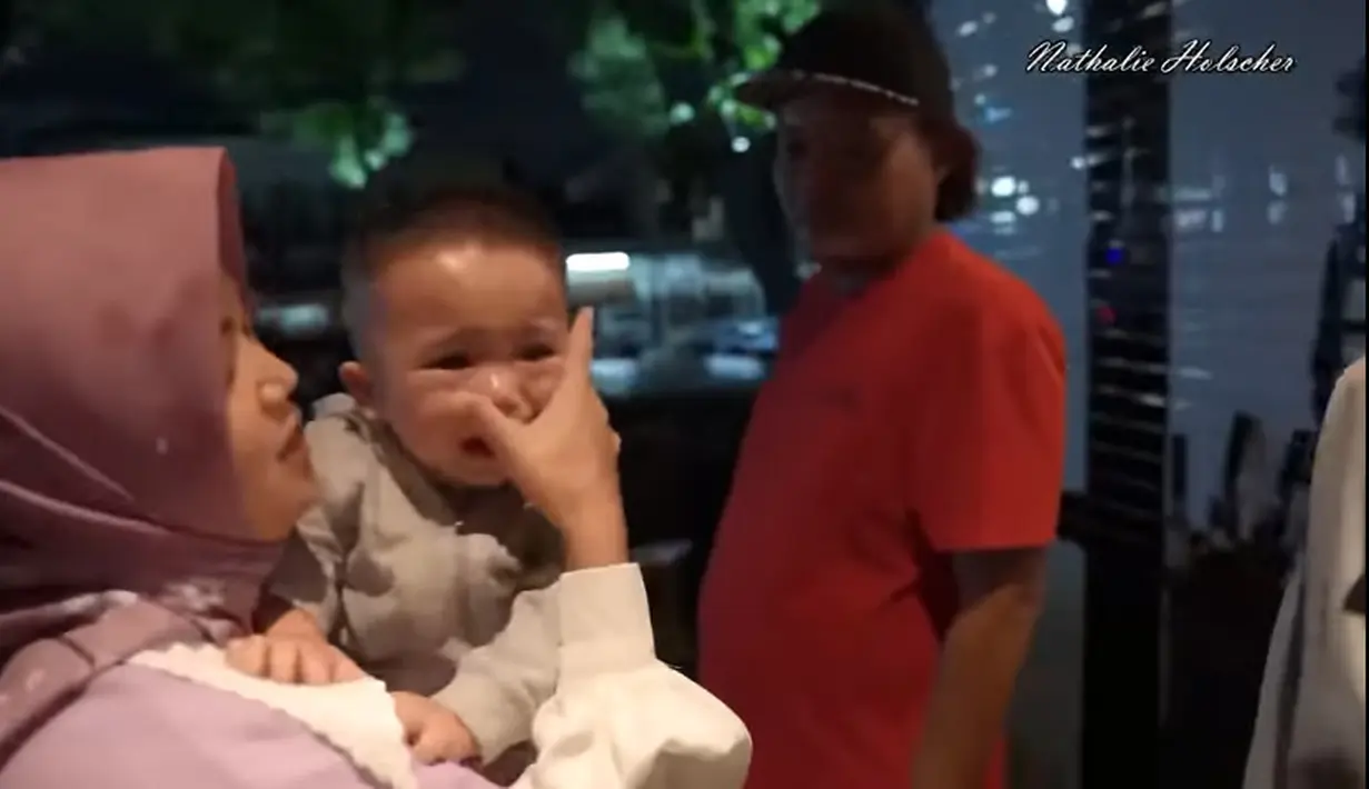 [Youtube/NATHALIE HOLSCHER]