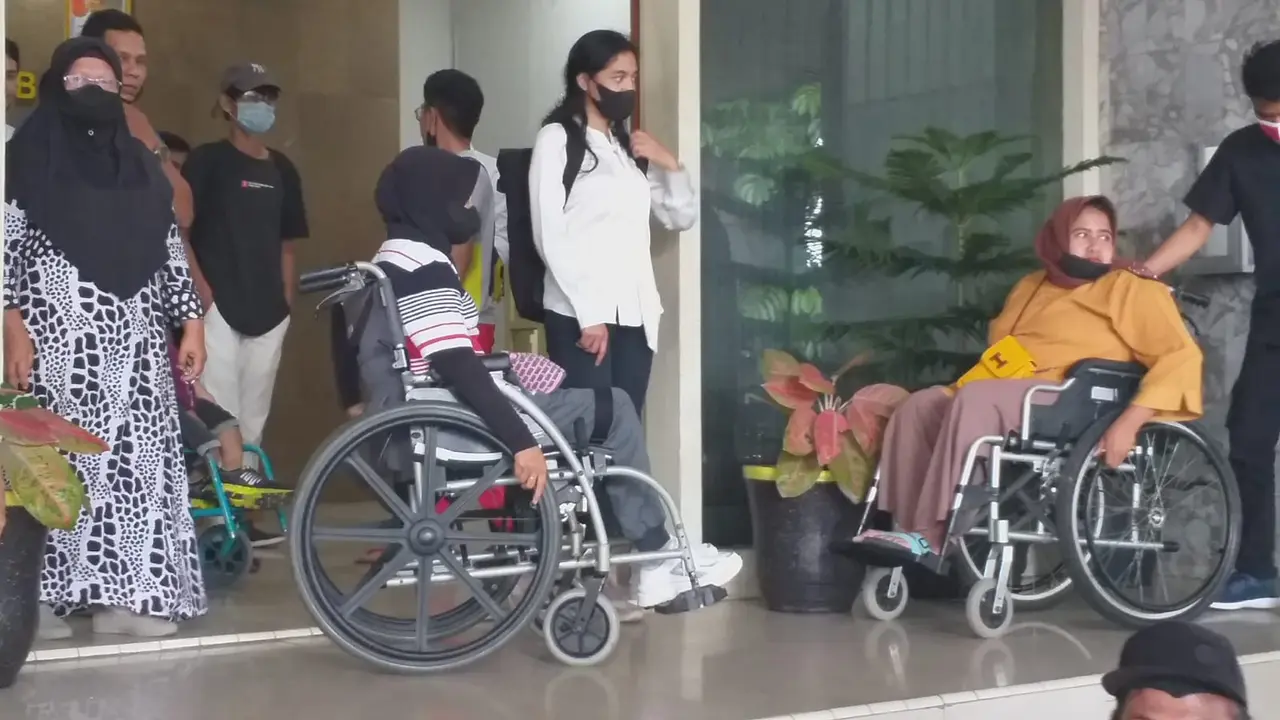 Atlet disabilitas Sumbar datangi kantor Dispora. (Liputan6.com/ Novai Harlina)