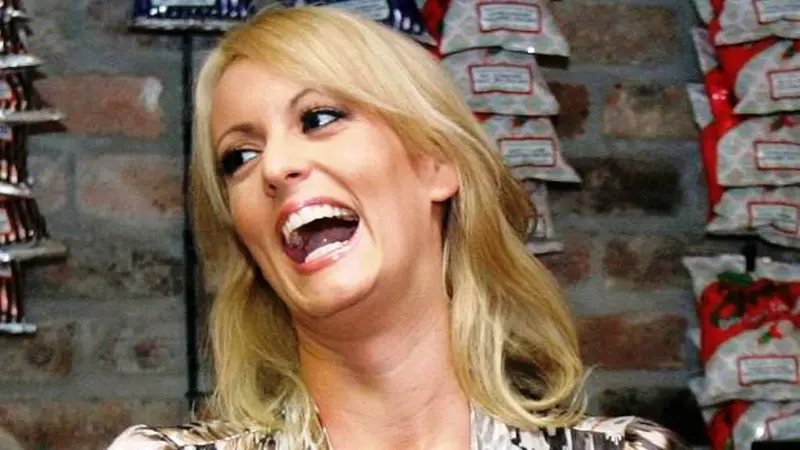 Stormy Daniels, bintang film porno yang mengaku selingkuhan Donald Trump