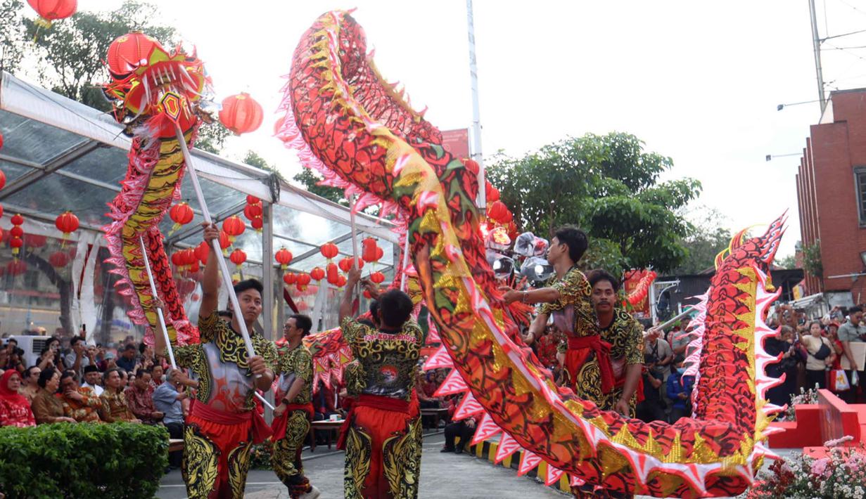 Perayaan Cap Go Meh di kawasan Pecinan Jakarta ini diharapkan menjadi daya tarik wisata budaya. Tampak dalam foto, penari liong saat tampil pada puncak perayaan Cap Go Meh di kawasan Pancoran Chinatown Point Mall, Jakarta, Selasa 3 Maret 2026. (Kapanlagi.com/Budy Santoso)