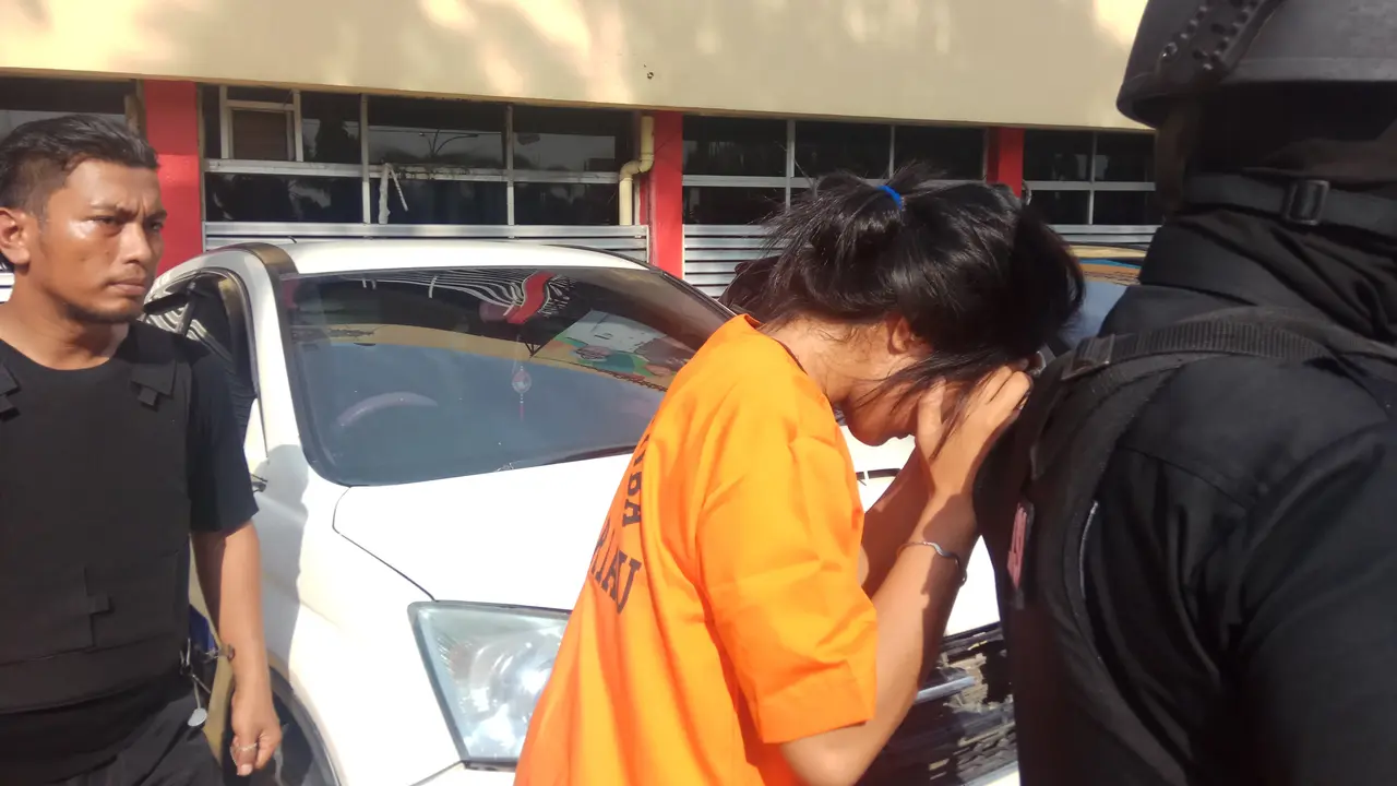 Tergiur Upah Besar, Mama Muda Ikut Suami Bawa Narkoba Miliaran Rupiah