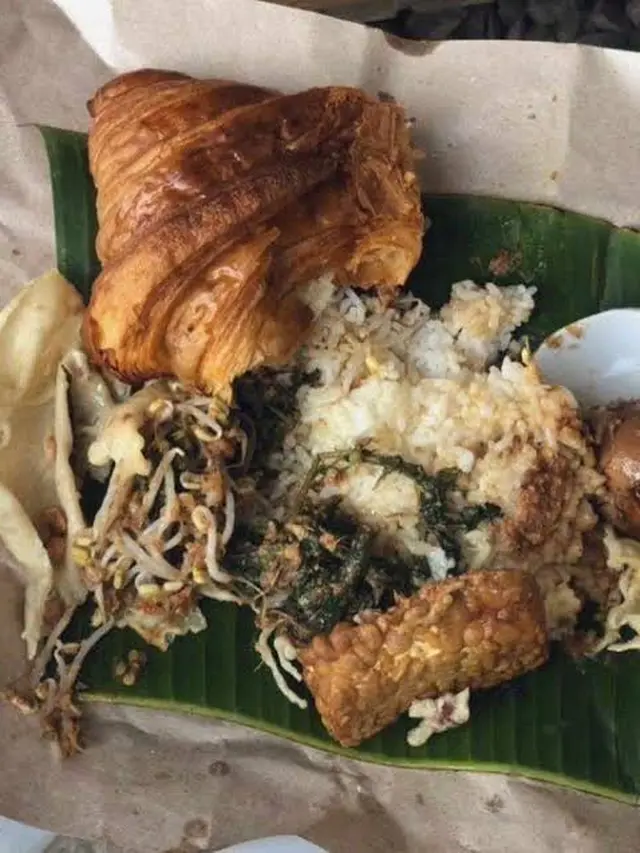 6 Potret Croissant Versi Indonesia Ini Bikin Senyum Tipis