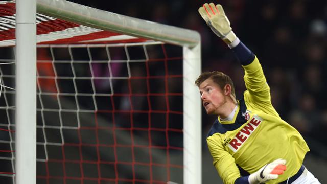 Penyelamatan Kelas Dunia Dilakukan Kiper Muda Jerman Ini