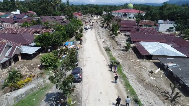 Kementerian PUPR bersama Pemkab Luwu Utara melakukan pendataan rumah masyarakat yang rusak terdampak banjir bandang di wilayah tersebut. (Dok Kementerian PUPR)