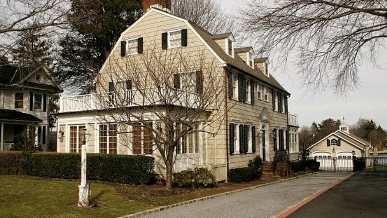 Rumah Horor Amityville Bekas Pembunuhan Dijual, Tertarik?