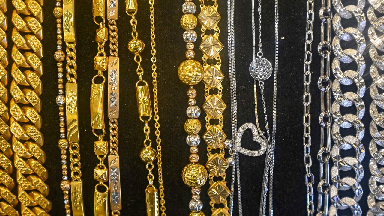 Harga Emas Perhiasan Hari Ini 17 Januari 2026: Termahal Tembus Rp 2,3 Juta