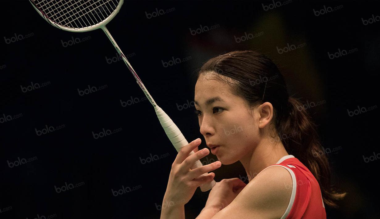 Misaki Matsutomo, pebulutangkis asal Jepang ini turun di nomor ganda putri pada BCA Indonesia Open 2016. Berpasangan dengan Ayaka Takahashi, dirinya mampu menjadi juara usai menaklukan Tang Yuanting dan Yu Yang. (Bola.com/Vitalis Yogi Trisna)