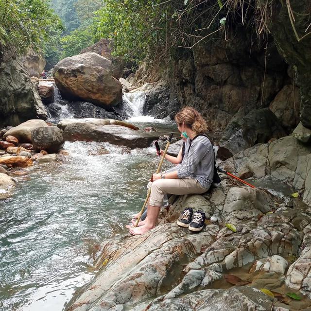 7 Momen Tissa Biani dan Dul Jaelani Trekking Bareng di Bogor