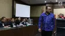 Wasekjen Partai Golkar, M Sarmuji usai menjadi saksi pada sidang dugaan suap kesepakatan kontrak kerja sama pembangunan PLTU Riau-1 dengan terdakwa Eni Maulani Saragih di Pengadilan Tipikor, Jakarta, Selasa (8/1). (Liputan6.com/Helmi Fithriansyah)