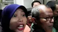 Sejumlah orangtua pasien mengamuk di RS Harapan Bunda Bekasi.