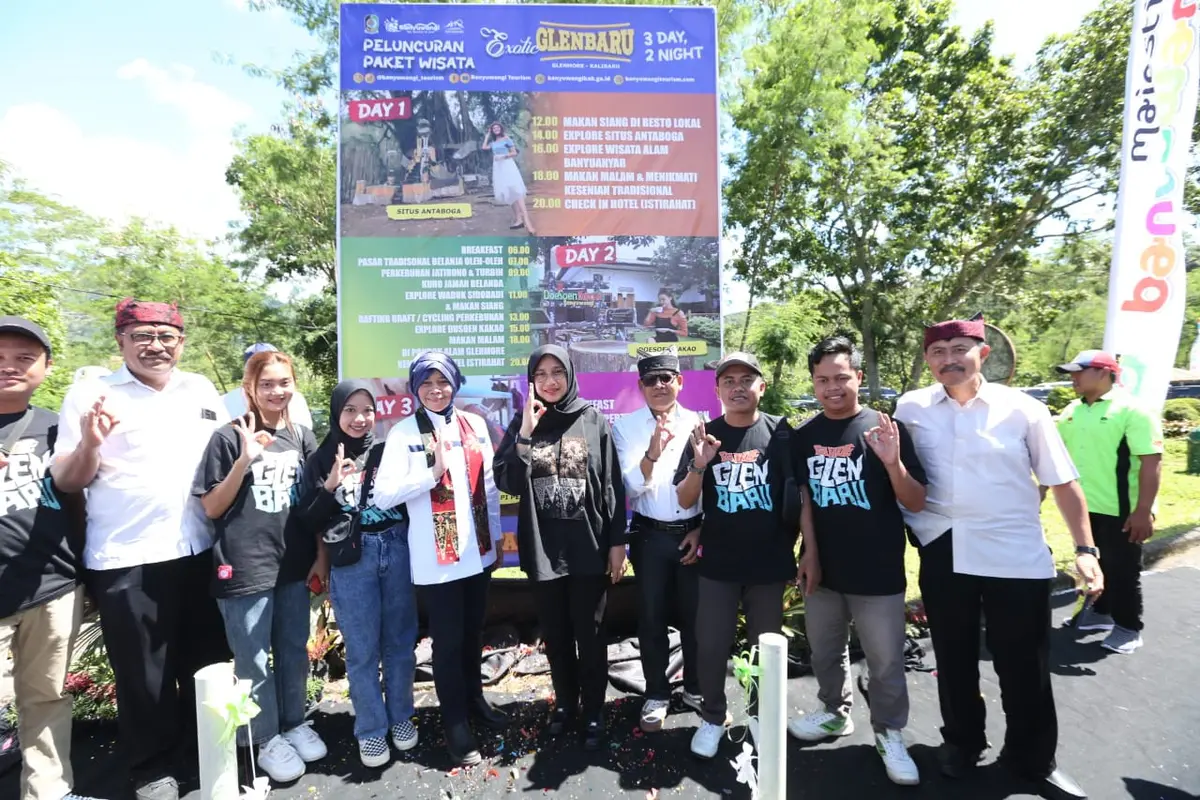 Bupati Banyuwangi Ipuk Fiestiandani menijau wisata Glenbaru di Kawasan Dusun Kakau Kecamatan Glenmore Banyuwangi (Istimewa)