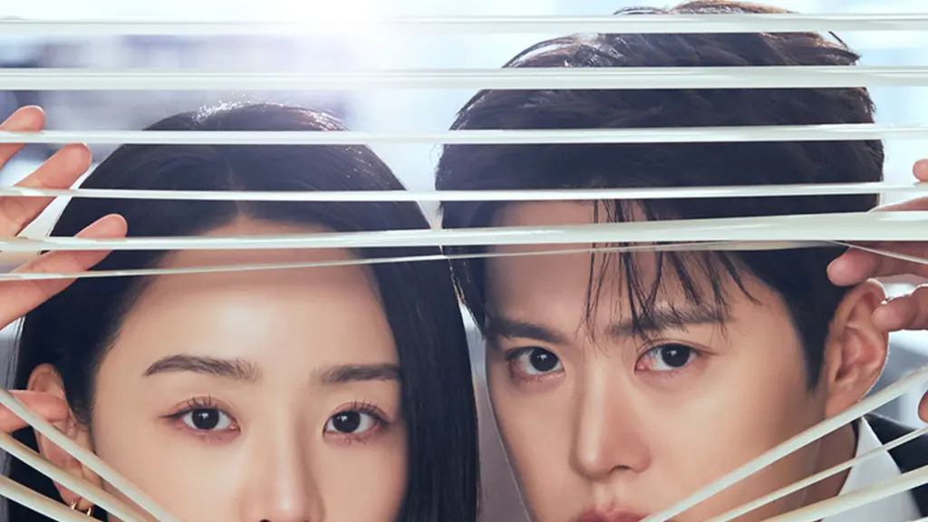 Intrik politik di tempat kerja, masa lalu rahasia, dan balas dendam, sambil jatuh cinta dalam serial komedi romantis terbaru ini. [Dok/HBO Max].