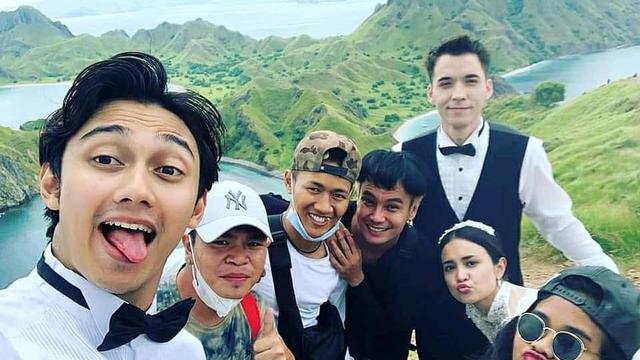 6 Momen Seru Caesar Hito dan Stefan William Syuting Sambil Liburan di Labuan Bajo