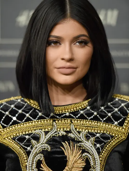 Lip fillers pada bibir adalah suatu prosedur seperti operasi untuk mengisi bibir supaya menjadi lebih besar. (AFP/Bintang.com)