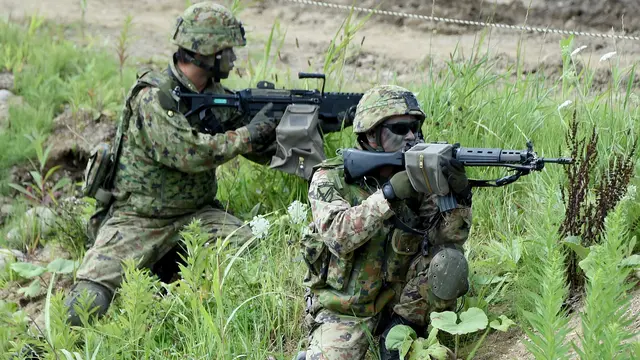 Pasukan Jepang dan Amerika Serikat