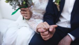 Ilustrasi pernikahan, menikah, Islami. (Image by teksomolika on Freepik)