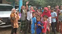 Selamatan Mobil Baru, Anak-Anak Sampai Orang Tua Berebut Duit Koinan