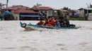 Saat ini, Filipina masih memulihkan diri dari dampak dahsyat dari Badai Tropis Wipha beberapa waktu lalu, yang menewaskan 12 orang dan membuat warga mengungsi, sementara 8 orang masih hilang. (Ted ALJIBE/AFP)