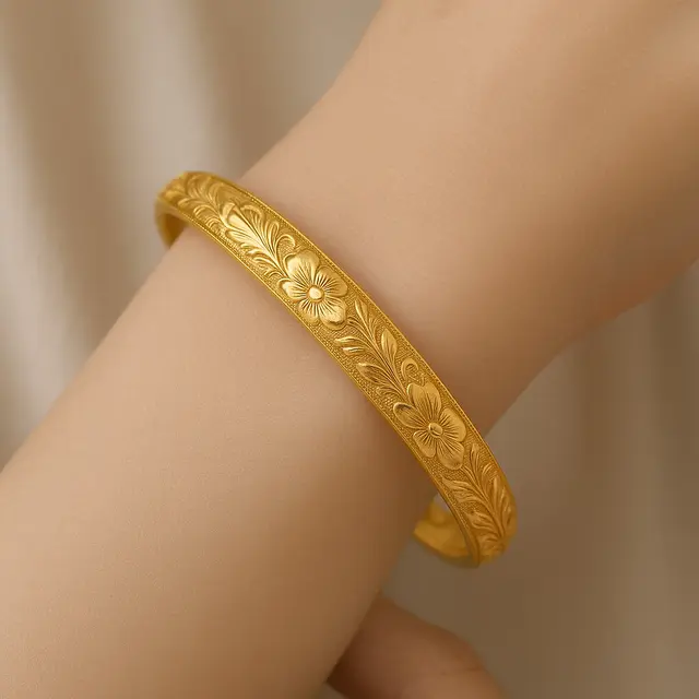 Model Gelang Emas Bangle Terbaru yang Cocok untuk Tangan Kecil