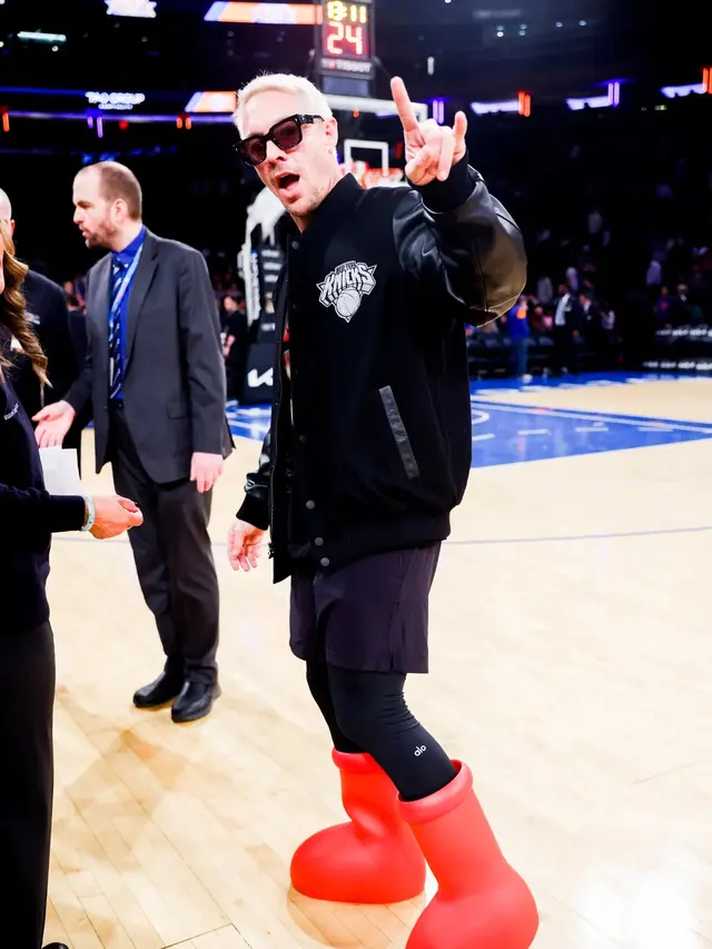 Big Red Boot dari MSCHF