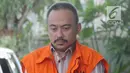 Direktur CV Sumajaya Citra Abadi Achmad Suhawi tiba akan menjalani pemeriksaan lanjutan di gedung KPK, Jakarta, Jumat (4/1). Achmad Suhawi diperiksa sebagai tersangka untuk melengkapai berkas terkait suap pengurusan IPPR. (Merdeka.com/Dwi Narwoko)