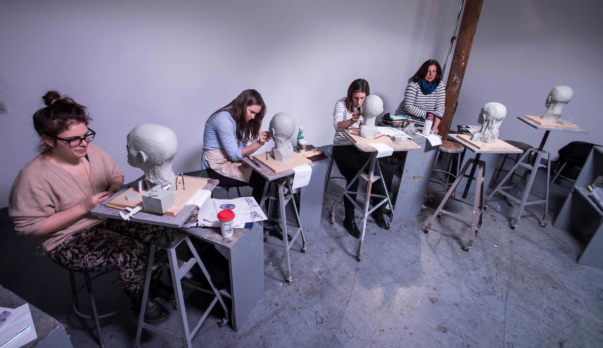 Keren, Siswa Ini Mampu Bikin Wajah dari Tengkorak - Foto ...